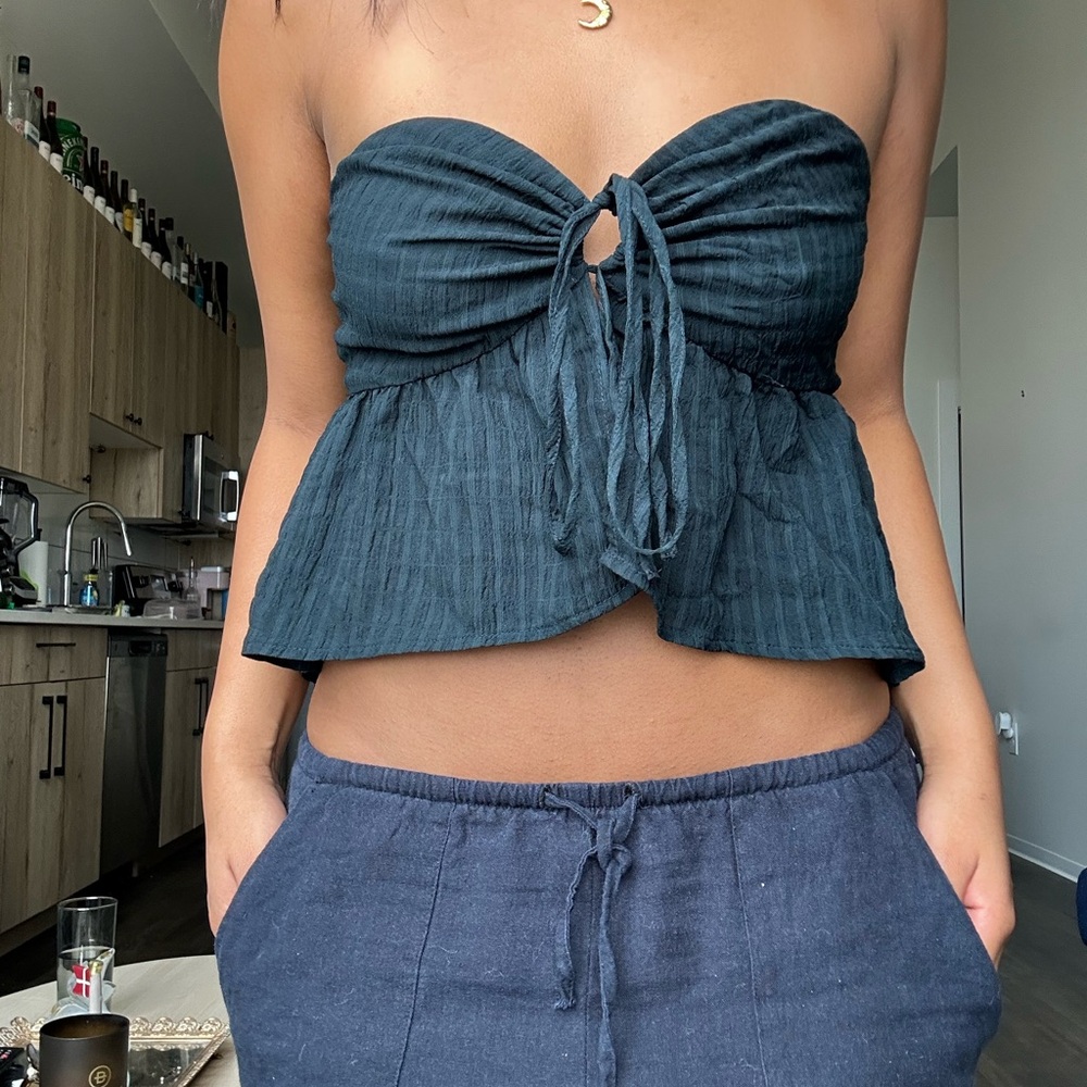 Black Strapless Top